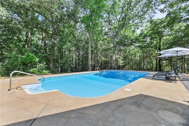 20 Turkey Point Drive, Lagrange, GA 30240