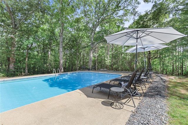 20 Turkey Point Drive, Lagrange, GA 30240