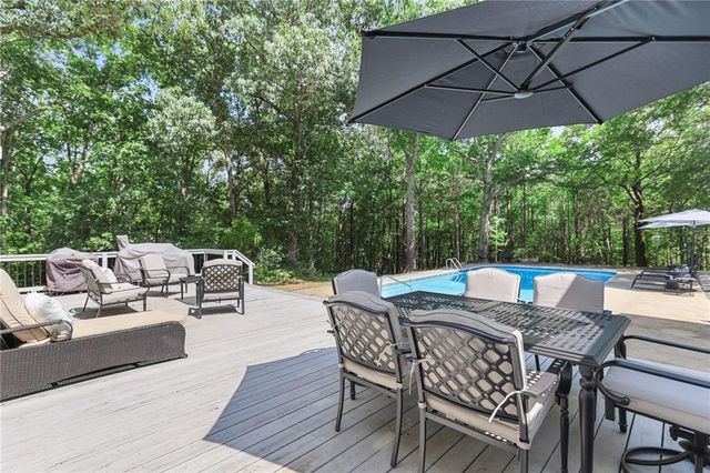 20 Turkey Point Drive, Lagrange, GA 30240