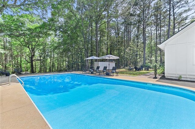 20 Turkey Point Drive, Lagrange, GA 30240