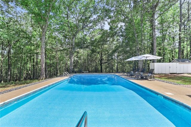 20 Turkey Point Drive, Lagrange, GA 30240