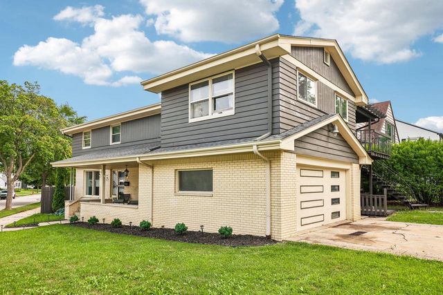 9625 W Metcalf PLACE, Milwaukee, WI 53222
