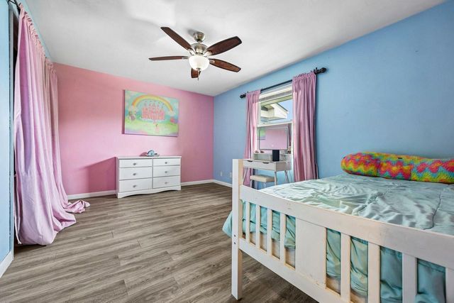 9625 W Metcalf PLACE, Milwaukee, WI 53222