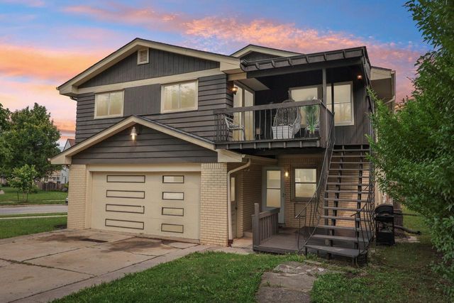9625 W Metcalf PLACE, Milwaukee, WI 53222