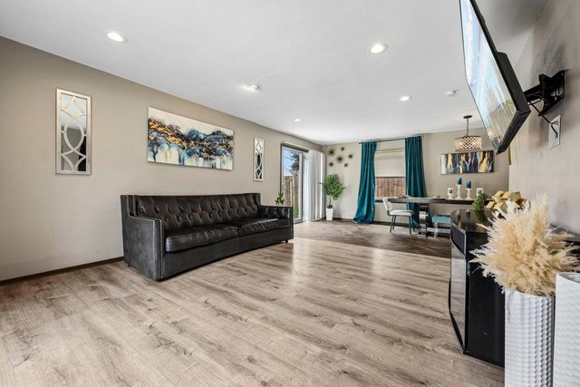9625 W Metcalf PLACE, Milwaukee, WI 53222