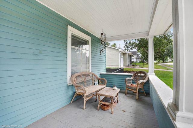 916 Walnut Street, Cedar Falls, IA 50613