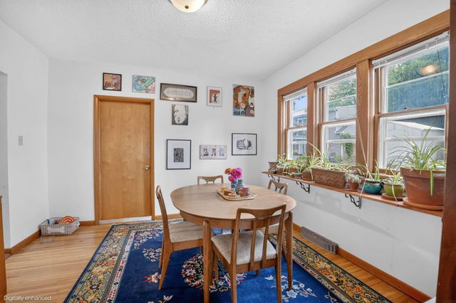 916 Walnut Street, Cedar Falls, IA 50613