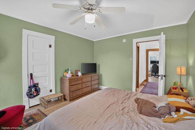 916 Walnut Street, Cedar Falls, IA 50613
