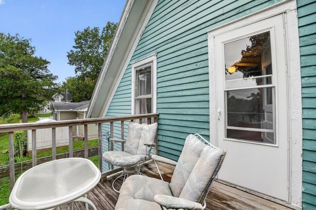 916 Walnut Street, Cedar Falls, IA 50613