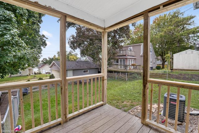 916 Walnut Street, Cedar Falls, IA 50613