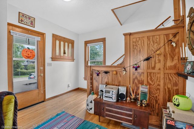 916 Walnut Street, Cedar Falls, IA 50613