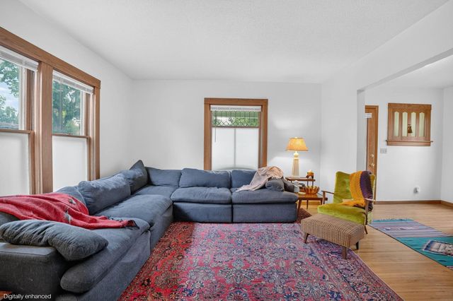 916 Walnut Street, Cedar Falls, IA 50613