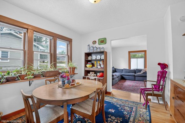 916 Walnut Street, Cedar Falls, IA 50613