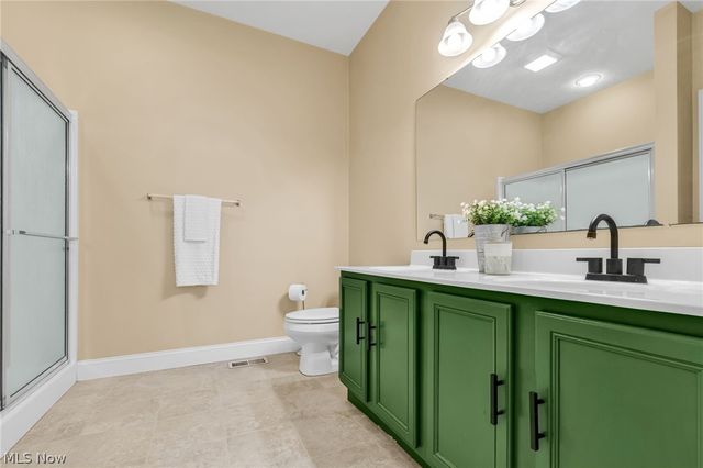 1915 Teakwood Drive, Ontario, OH 44906