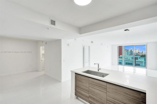 330 Sunny Isles Blvd 5-805, Sunny Isles Beach, FL 33160