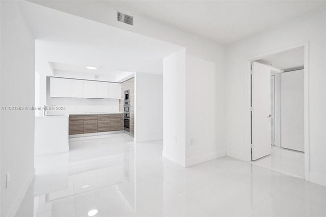 330 Sunny Isles Blvd 5-805, Sunny Isles Beach, FL 33160