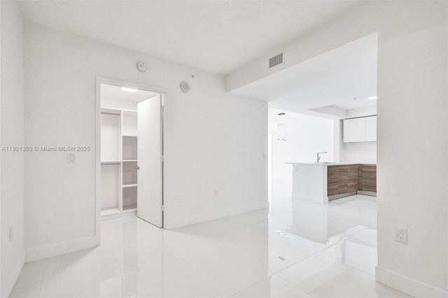 330 Sunny Isles Blvd 5-805, Sunny Isles Beach, FL 33160
