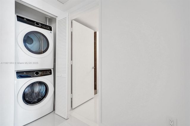 330 Sunny Isles Blvd 5-805, Sunny Isles Beach, FL 33160