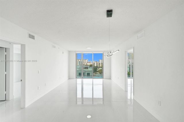330 Sunny Isles Blvd 5-805, Sunny Isles Beach, FL 33160