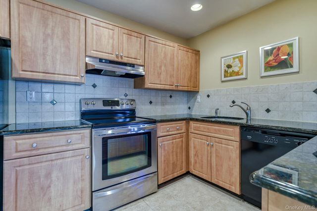 509 Sierra Vista Lane 509, Valley Cottage, NY 10989