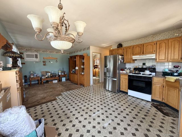 2851 Wilson Avenue, Bellmore, NY 11710