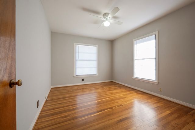 1226 S Brazos Street, Weatherford, TX 76086