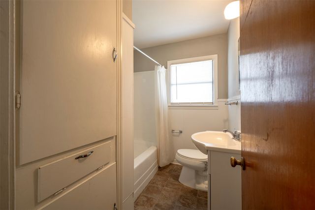 1226 S Brazos Street, Weatherford, TX 76086