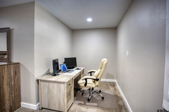 113 Peach Tree Dr, Palestine, TX 75803