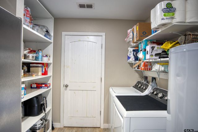 113 Peach Tree Dr, Palestine, TX 75803