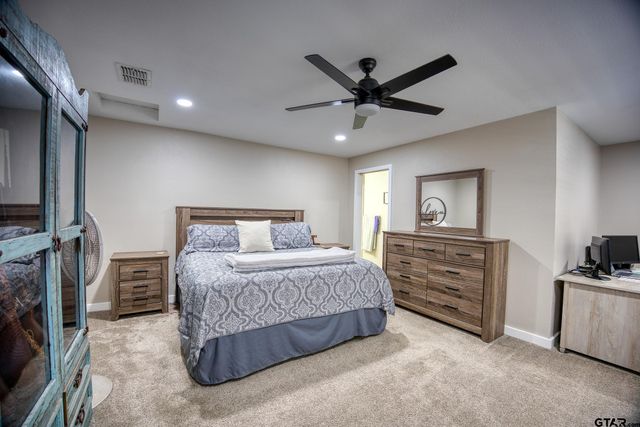 113 Peach Tree Dr, Palestine, TX 75803