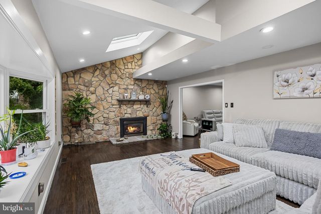 68 CROOKED LN, Cherry Hill, NJ 08034