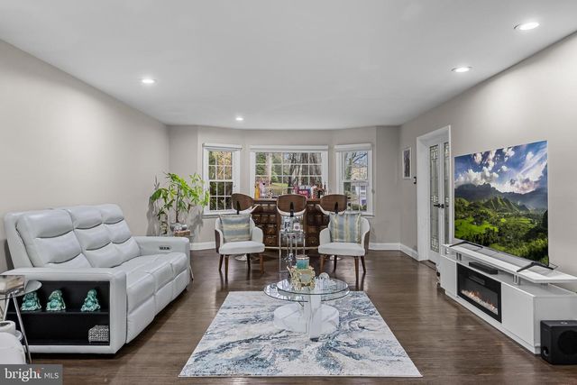 68 CROOKED LN, Cherry Hill, NJ 08034