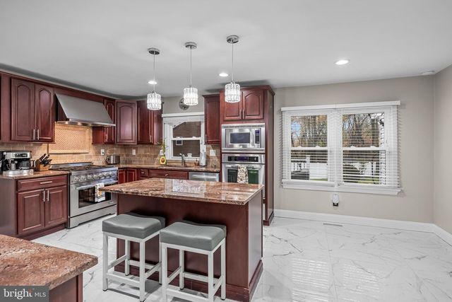 68 CROOKED LN, Cherry Hill, NJ 08034