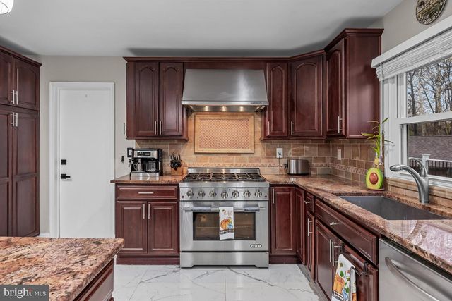 68 CROOKED LN, Cherry Hill, NJ 08034