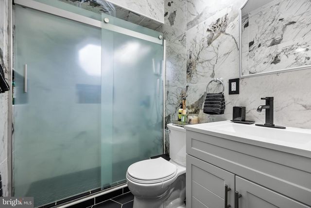 68 CROOKED LN, Cherry Hill, NJ 08034