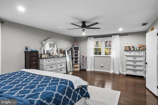 68 CROOKED LN, Cherry Hill, NJ 08034