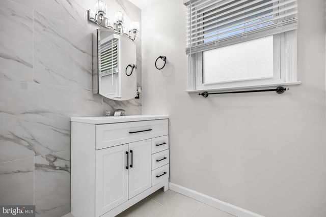 68 CROOKED LN, Cherry Hill, NJ 08034