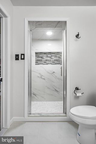 68 CROOKED LN, Cherry Hill, NJ 08034