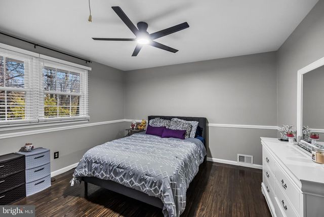 68 CROOKED LN, Cherry Hill, NJ 08034