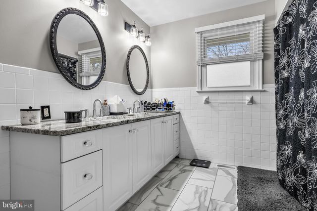 68 CROOKED LN, Cherry Hill, NJ 08034