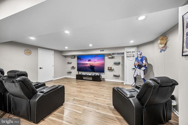 68 CROOKED LN, Cherry Hill, NJ 08034