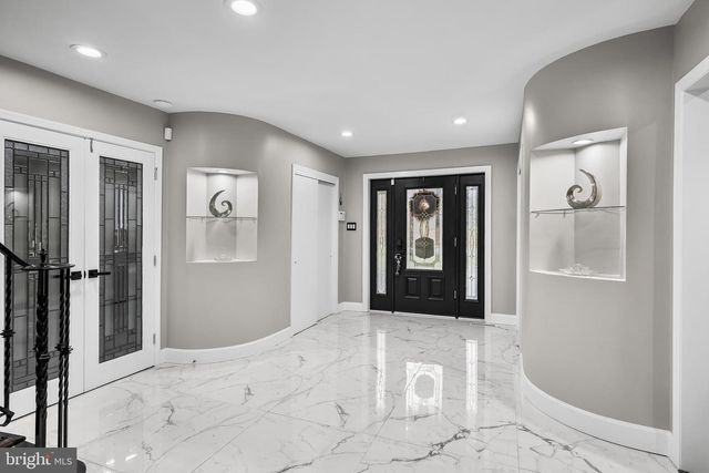 68 CROOKED LN, Cherry Hill, NJ 08034