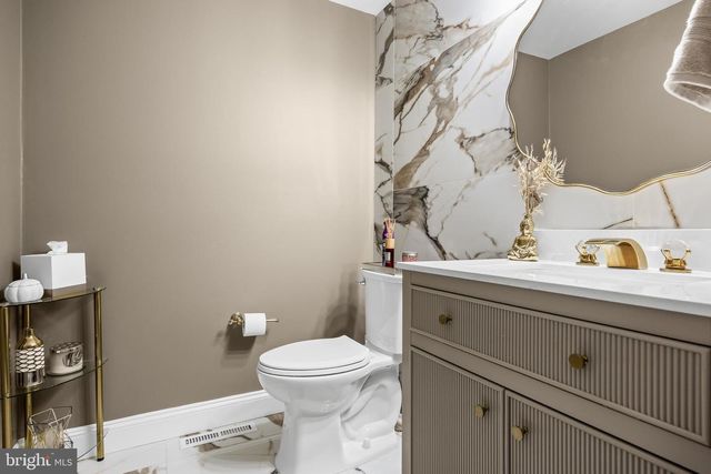 68 CROOKED LN, Cherry Hill, NJ 08034