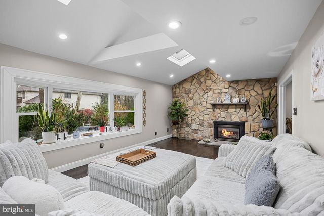 68 CROOKED LN, Cherry Hill, NJ 08034