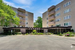 6411 Lincoln Avenue 303, Morton Grove, IL 60053