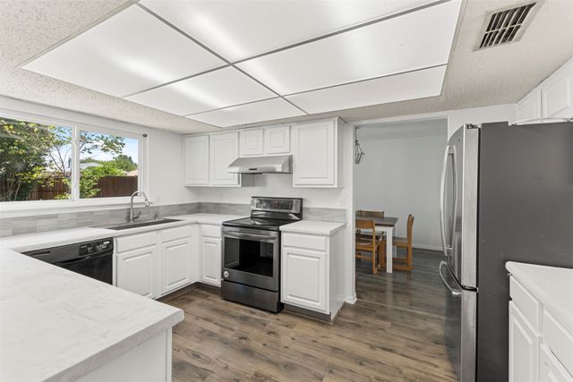 7233 Bayberry Lane, Dallas, TX 75249
