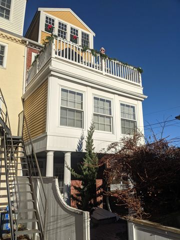 36 State Street, Portsmouth, NH 03801