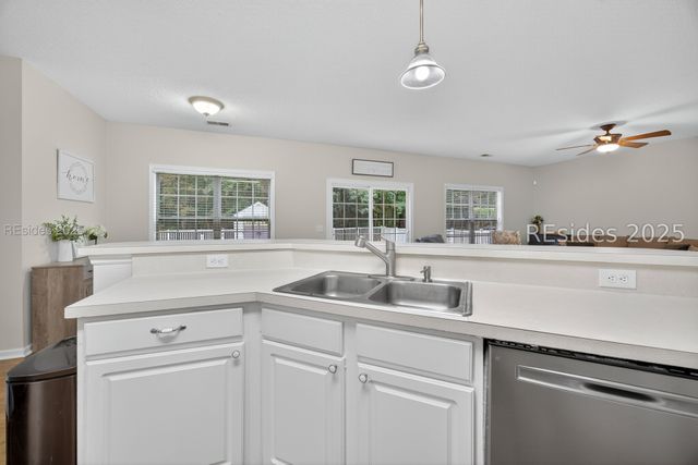 15 Mayfair Dr, Bluffton, SC 29910