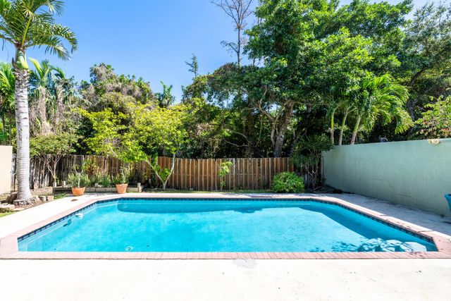 6765 NW 75th Place, Parkland, FL 33067