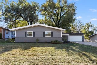 3140 Saint Catherine Street, Florissant, MO 63033